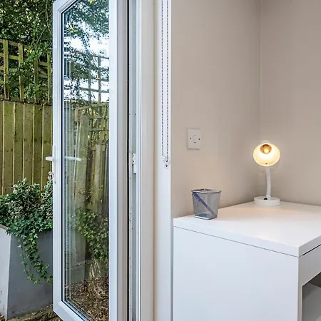 South Woodford 2 Bed En-Suite House London Exterior photo