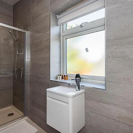 South Woodford 2 Bed En-Suite House London Exterior photo